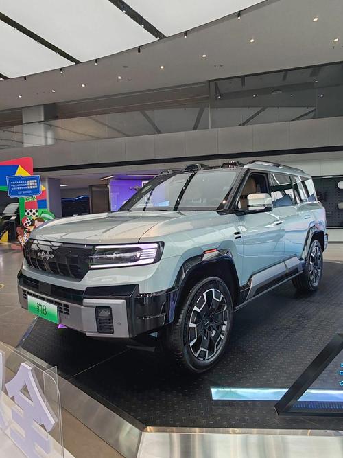 重庆154比亚迪方程豹硬派越野的爆款，英菲尼迪35周年与你共成长